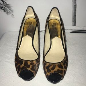 NWOB Michael Kors leopard peep toe heels size 8